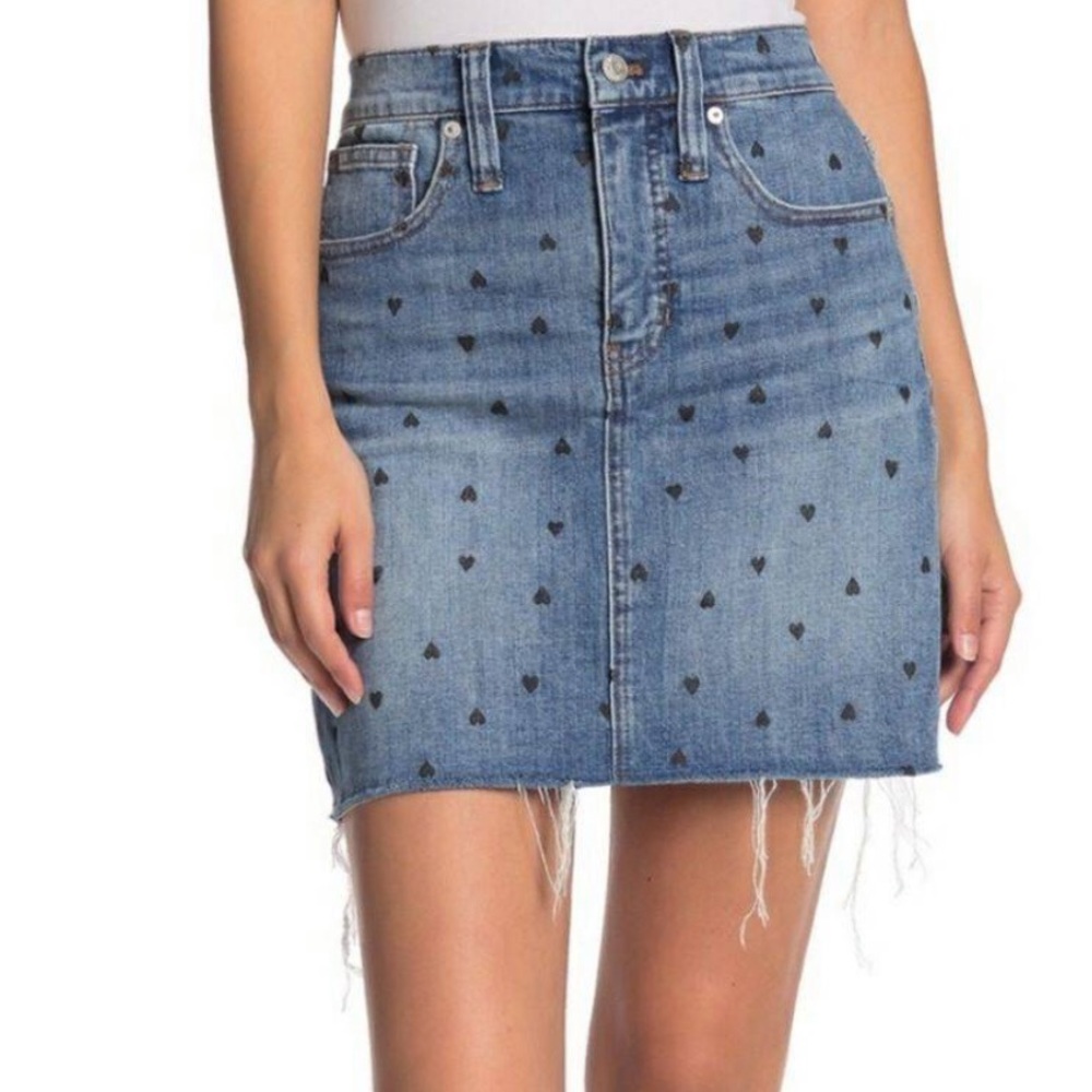 Madewell // NWOT Heart Print Denim Frayed Skirt